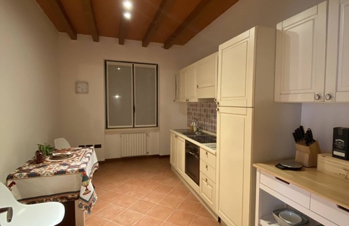 Salsomaggiore Terme Apartamento | Houses Crovina, large apartment with swimming pool in the hills