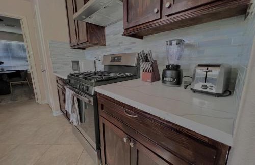 Southbelt/Ellington Casa | Houston home near the Hobby Airport