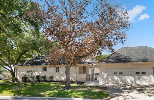 Sugar Land Casa | Houston Luxury 4br/3ba and Pool
