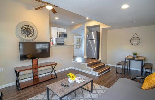 Arena District Apartamento | Houston St Guest house near Downtown/Military base