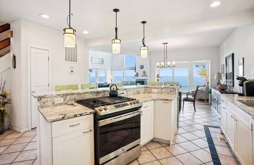 Tuckahoe Casa | Beautiful 3 BR Soundfront home overlooking the Currituck Sound w/Private Pool