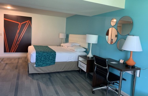 Williamstown Hotel | Howard Johnson by Wyndham Williamstown