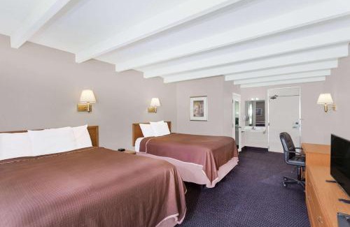 Vero Beach Hotel | Howard Johnson by Wyndham Vero Beach / Downtown