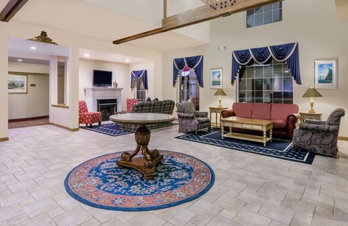 Mystic Hotel | Howard Johnson by Wyndham Mystic
