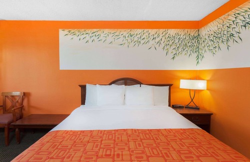 Yuma Hotel | Howard Johnson by Wyndham Yuma