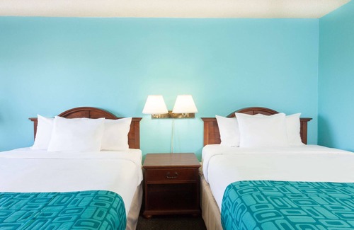 Yuma Hotel | Howard Johnson by Wyndham Yuma