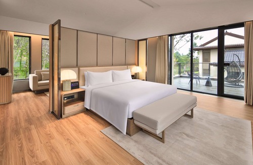 Jingyang District Hotel | Howard Johnson Hot Springs Plaza Yinghuashan