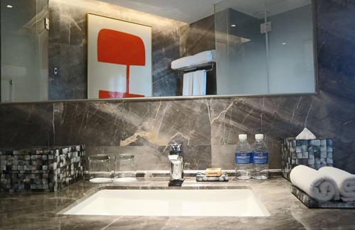 Huaihai Road Commercial Area Hotel | Howard Johnson Huaihai Hotel Shanghai
