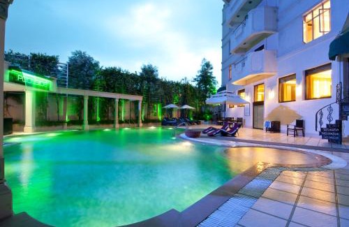 Taj Ganj Hotel | Howard Plaza The Fern, Agra