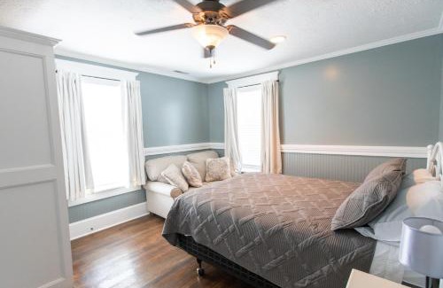 White Sulphur Springs Apartamento | Howard's Creek Inn