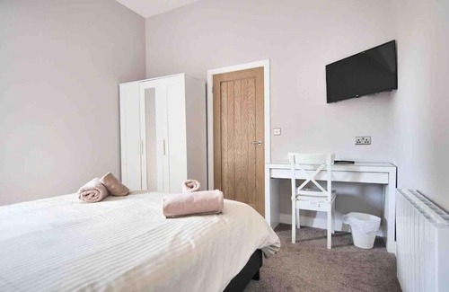 York Casa | Hoxne Cottages - Poppy Cottage with private hot tub