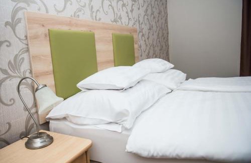 Szolnok Cama Y Desayuno | Hozam Wellness és Apartman