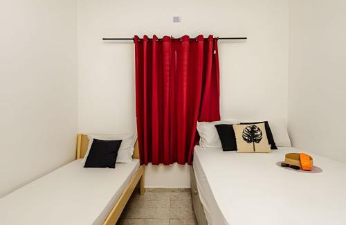 Quietude Casa | HP2 - Casa em Condomínio com Sacada, Churrasqueira, Wi Fi 250Mb e Estacionamento Grátis
