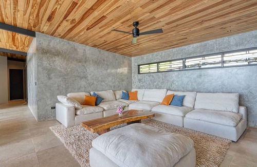 Uvita Casa | HR6 New Villa Incredible Ocean and Jungle Views + Security