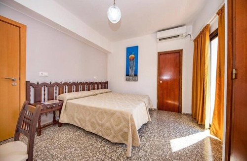 Santa Eulalia del Río Hotel | HST-STASEU-DB Double Room (3 Guests) - Central Holiday Rooms and Apartment 5 min to the beach