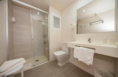 Santa Eulalia del Río Hotel | HST-STASEU-DB Double Room (3 Guests) - Central Holiday Rooms and Apartment 5 min to the beach