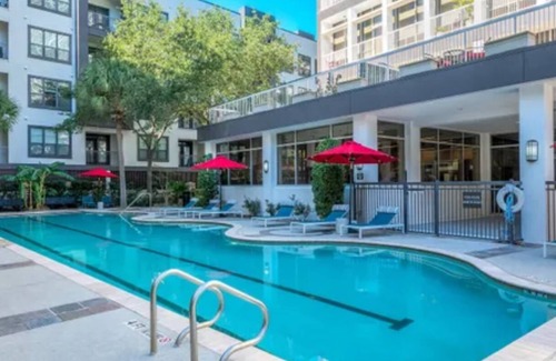 Houston Apartamento | HTX Luxury Downtown Apartments 10 mins away from galleria mall private parking