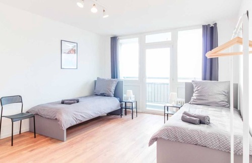 Hanau Apartamento | Hu08 Schickes Apartment mit Balkon in Hanau, 72qm, 3 Schlafzimmer, Max. 5 Personen