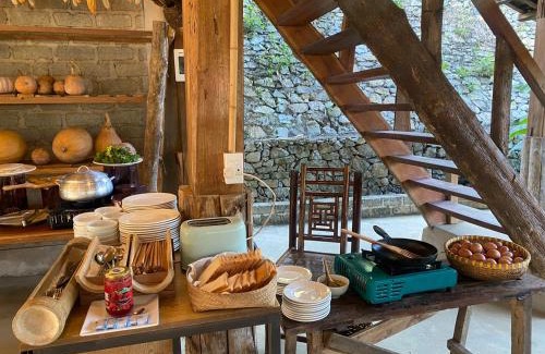 Van Ho Chalet De Esquí | HUA TẠT HMONG Retreat