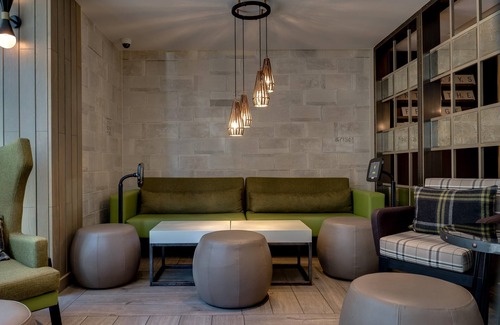 Old Town Hotel | Hub By Premier Inn Edinburgh - Royal Mile