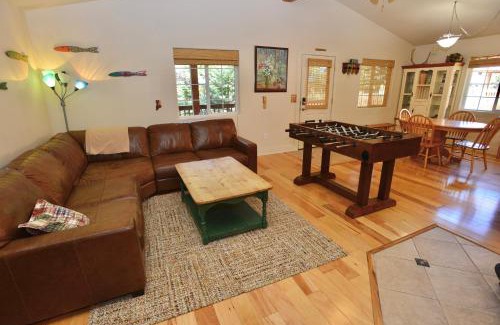 McCall Casa | Hubbard Cabin by Casago McCall - Donerightmanagement
