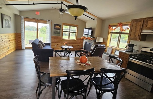 Orange Prairie Cabaña | Hubble Legacy Cabin 1