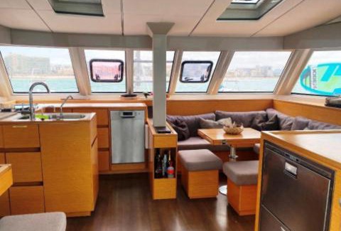 Komolac Alquiler De Eote | Huck Finn Catamarans