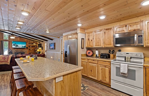 Island Park Casa | Huckleberry Hollow