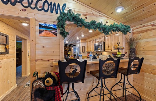Island Park Casa | Huckleberry Hollow