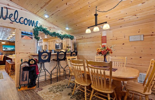 Island Park Casa | Huckleberry Hollow