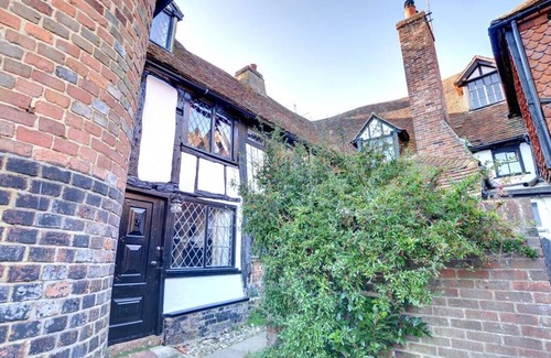 Rye Casa | Hucksteps Row - Two Bedroom House, Sleeps 3