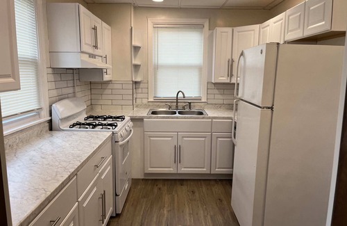 Norwood Casa | Hudson #1, Private Two Bed near Xavier & Downtown