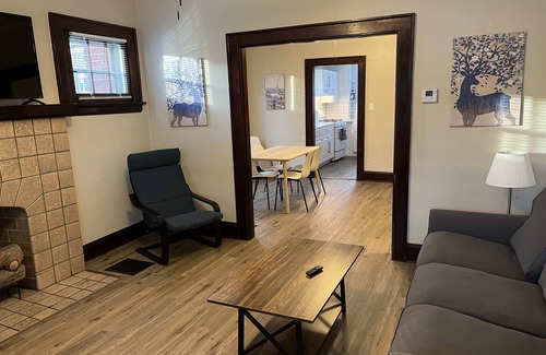 Norwood Casa | Hudson #1, Private Two Bed near Xavier & Downtown
