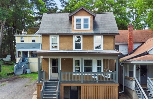 Ithaca Casa | HUDSON 3 BED 2 BATH · Walk to Ithaca Commons+Trails!
