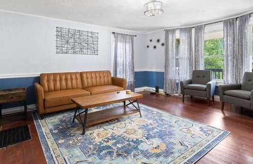 Ithaca Casa | HUDSON 3 BED 2 BATH · Walk to Ithaca Commons+Trails!