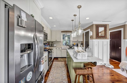 Hudson Casa | Hudson Gem Near Main St & Western Reserve