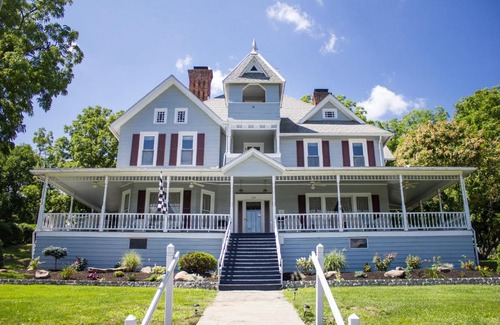Watkins Glen Cama Y Desayuno | Hudson Manor Bed & Breakfast