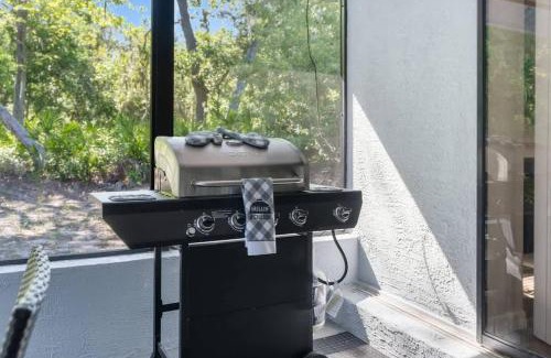 Windsor Mill Casa | Hudson retreat, 3 Bedroom Pool Home!