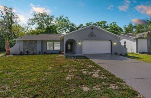 Windsor Mill Casa | Hudson retreat, 3 Bedroom Pool Home!