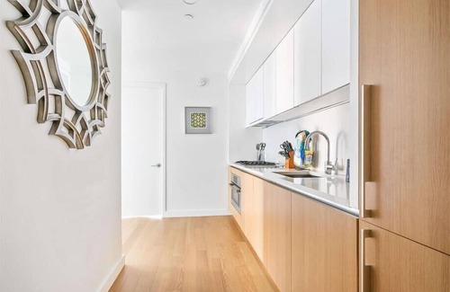 Hell's Kitchen Apartamento | Hudson River 1 BR | near Hudson Hards | Free Wi-Fi