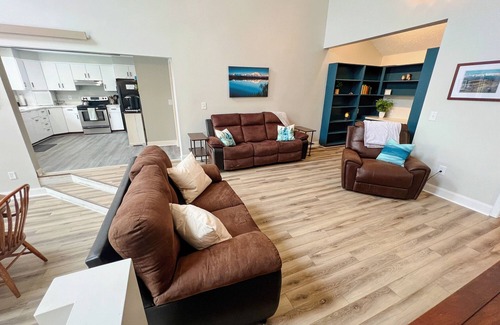 Queensbury Casa | Hudson River Retreat