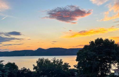 Briarcliff Manor Casa | Hudson River Views Briarcliff Manor Home with Deck