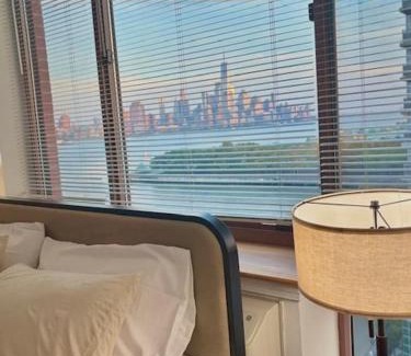 Hoboken Apartamento | Hudson River waterfront apt w sweeping NYC views