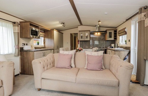 Yealand Conyers Cabaña | HUDSON'S HIDEAWAY, pet friendly in South Lakeland Leisure Village
