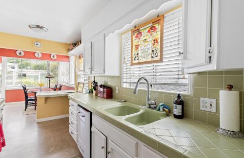South Laguna Casa | Hues and Views