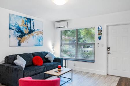 Northeast Miami Apartamento | Huge 1 bed newly renovated free parking