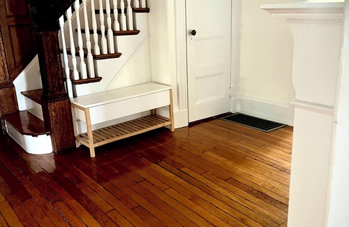 Codman Square Condominio | Huge 2BR Condo with Washer Dryer