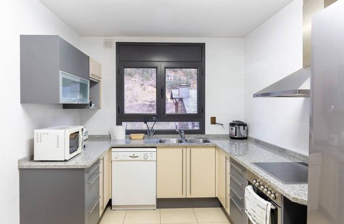 La Cortinada Apartamento | 3 Habitaciones con Parking, 15 min de Ski Resort