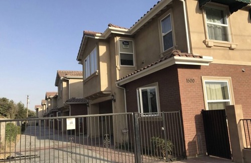 San Gabriel Casa | ENORMES 3BR renovados y limpios en una ubicación privilegiada cerca de restaurantes y parques de diversión.
