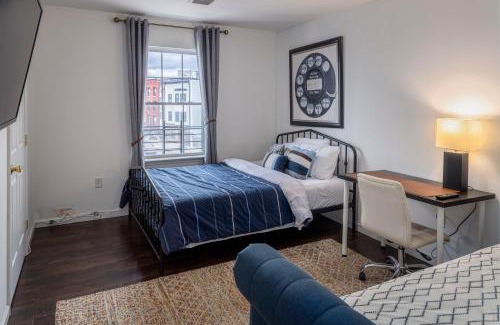 Jersey City Apartamento | Huge 3BR Urban Gem just 3 miles to NYC plus Free Parking
